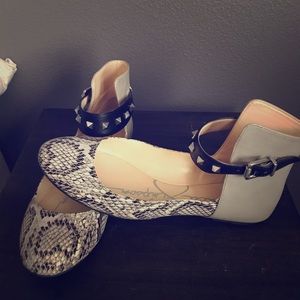JESSICA SIMPSON ‘Munney’ Flat • size 8